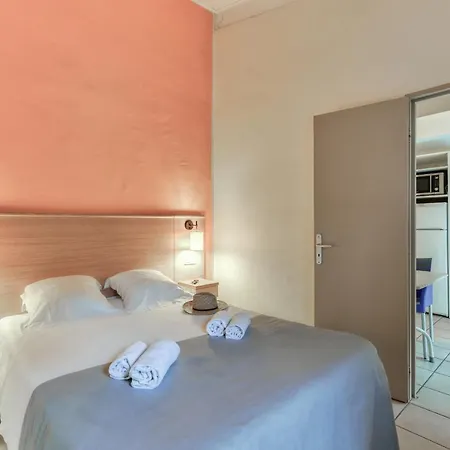 Sowell Residences Les Lauriers Roses 3* אגדה